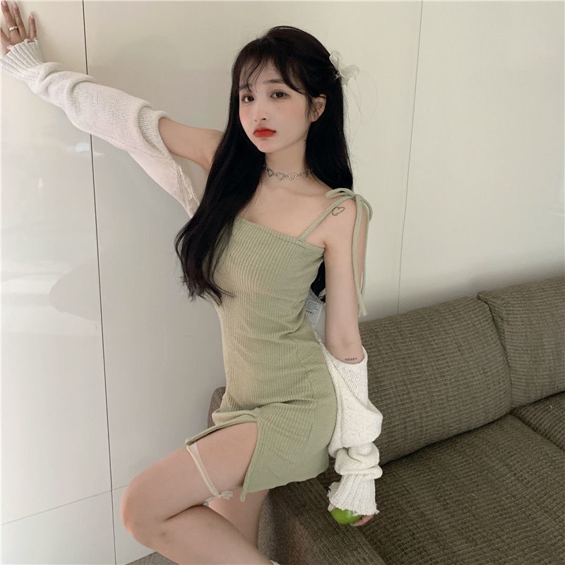 Đầm Hai Dây Xẻ Tà Dáng Ôm Màu Xanh Lá Nhạt Thời Trang Mùa Hè Cho Nữ
