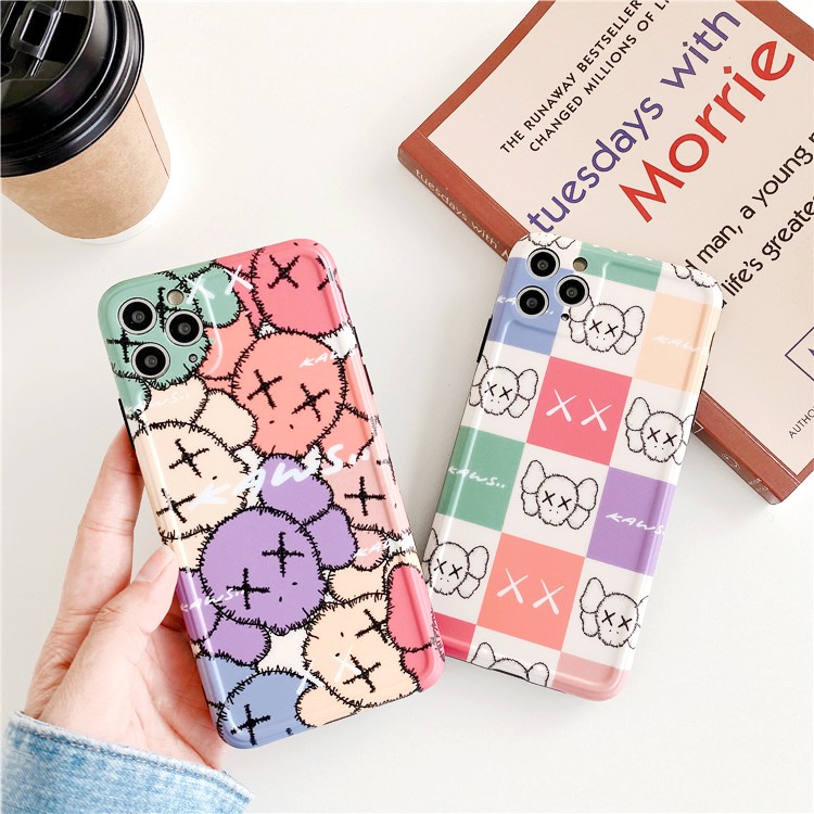 Ốp lưng iphone Kaws 7  màu IMD dày dặn viền nổi 5/5s/6/6plus/6s/6splus/7/7plus/8/8plus/x/xr/xs/11/12/pro/max/plus/promax