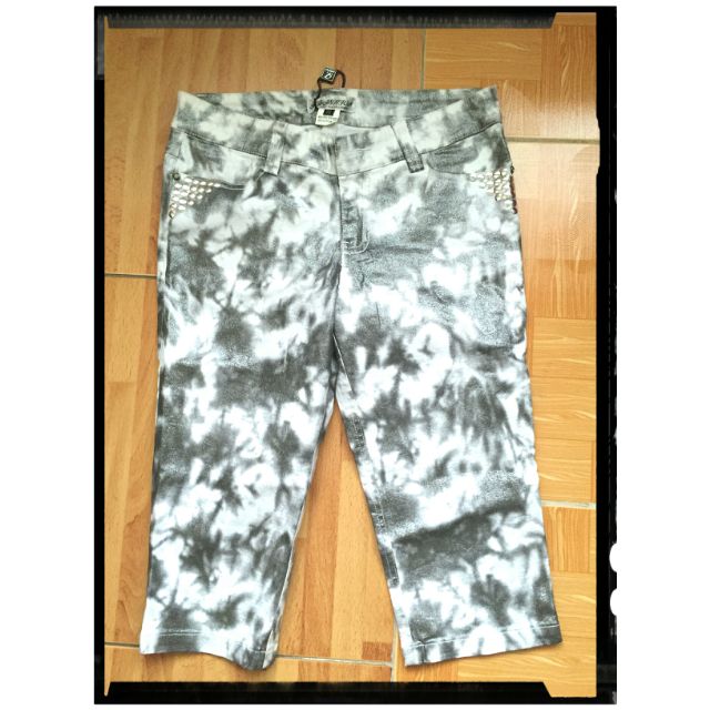 👖(GÓC PASS ĐỒ) còn mác - Quần lửng jean metallic màu loang xám trắng cá tính