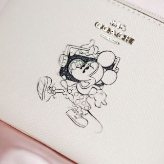 Ví cầm tay coach chuột disney
