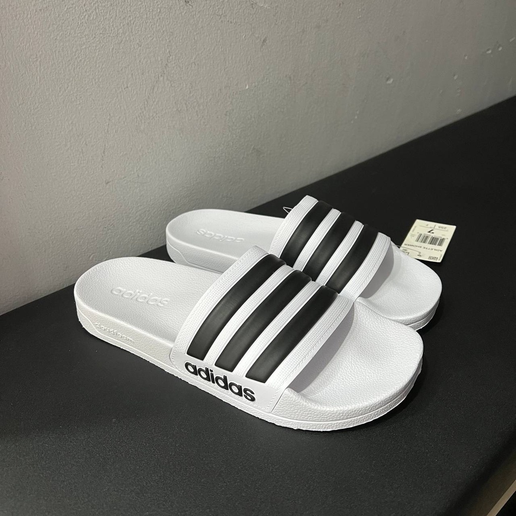 ADILETTE SHOWER SLIDES