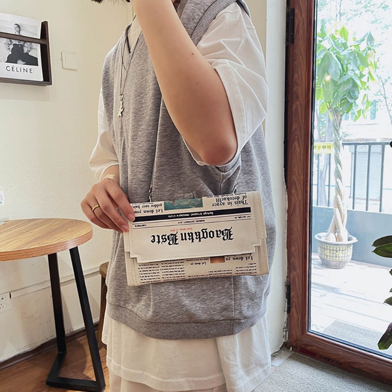 Túi Xách Da Pu Họa Tiết Tờ Báo Thời Trang Cho Nữ