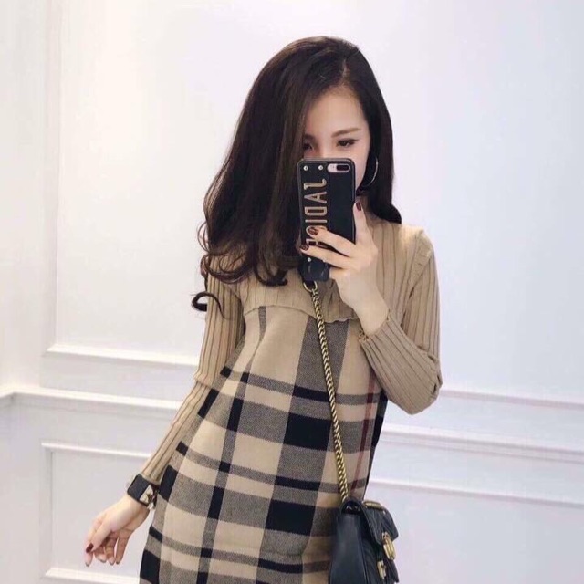 Len kẻ Burberry