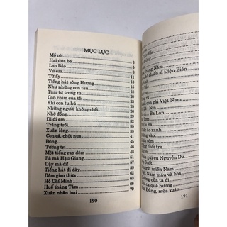 Sách - Thơ Tố Hữu (NXB Thời Đại)