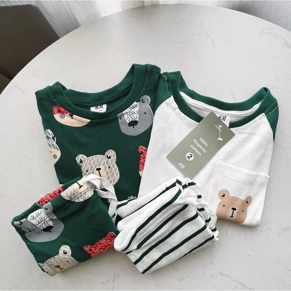 Set 2 bộ dài tay cho bé màu xanh lá họa tiết gấu