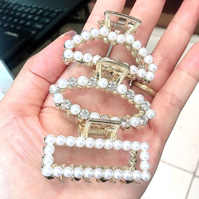 cặp tóc đính hạt ngọc hot trend 2019
