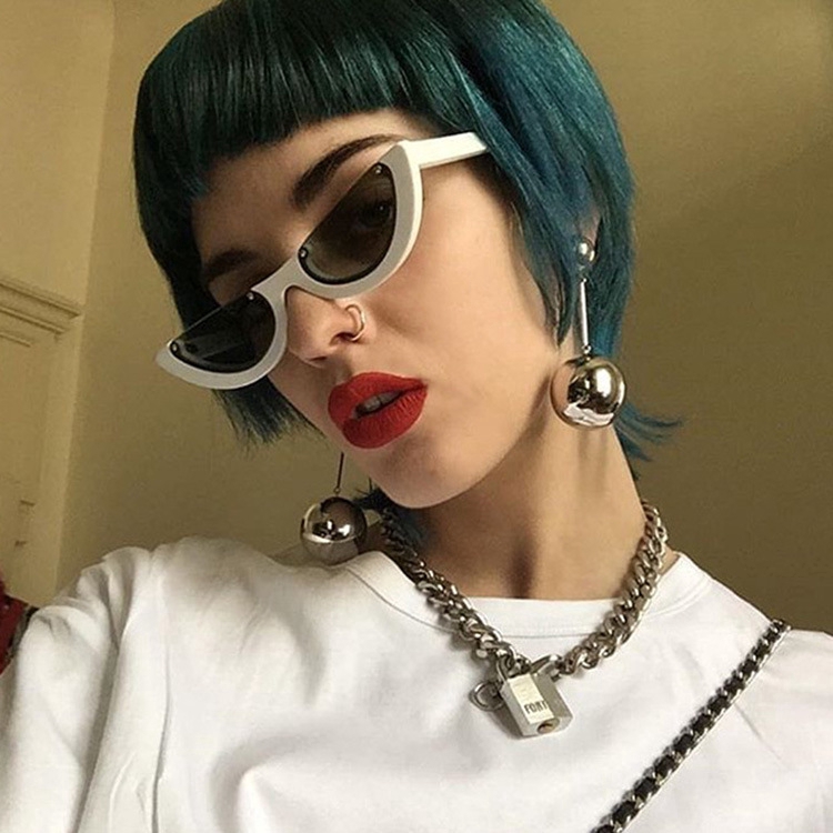 Kính mát thiết kế nửa gọng ấn tượng