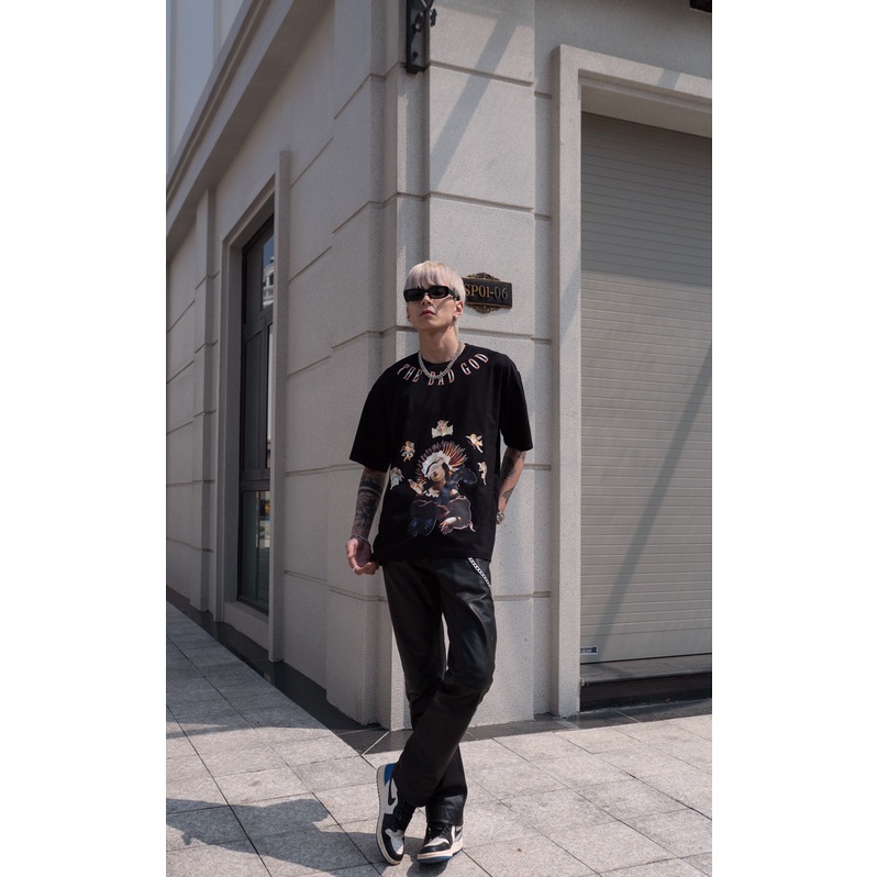 Áo thun tay lỡ The Bad God Mother Angles tee