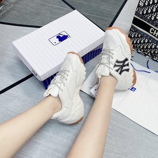 Giày thể thao n y m l b