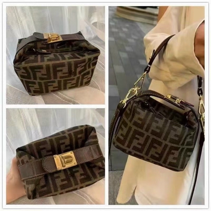 TÚI XÁCH ĐEO CHÉO CÓ QUAI XÁCH KHÓA SẬP LOGO FF HOTTREND 2022