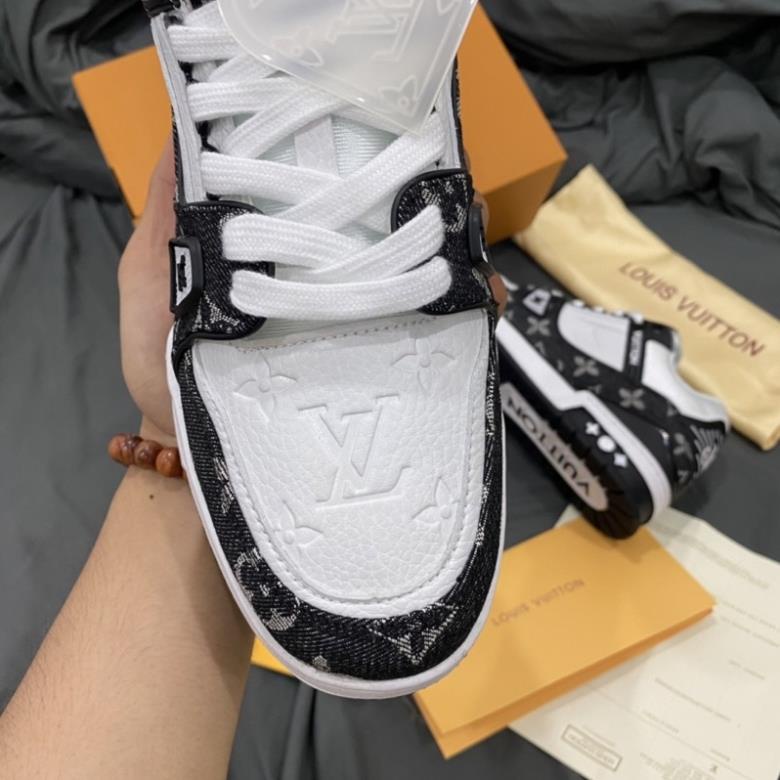GIÀY L.V TRAINER SNEAKER WHITE BLACK LAI AU