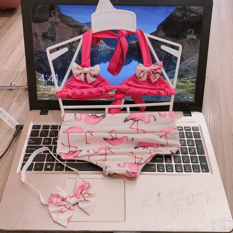 Bikini 2 mảnh bé gái