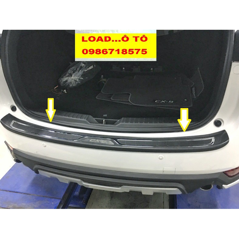 Chống trầy cốp ngoài Mazda CX5 2022-2018 (Chất liệu Nhựa đen)
