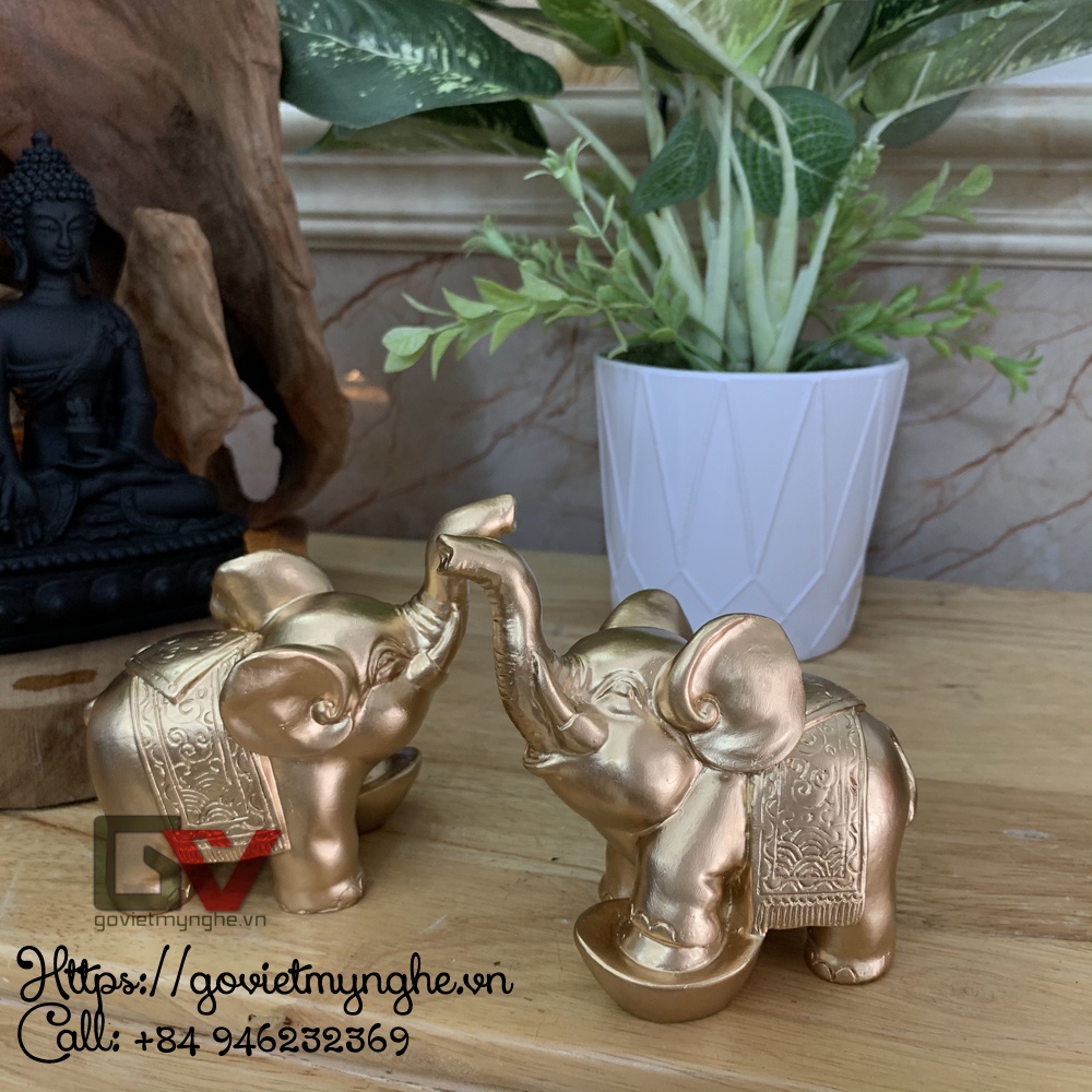 Tượng voi đá phong thủy trang trí nhà cửa dáng voi đạp thỏi vàng tài lộc - Cao 11cm - Nhũ Đồng