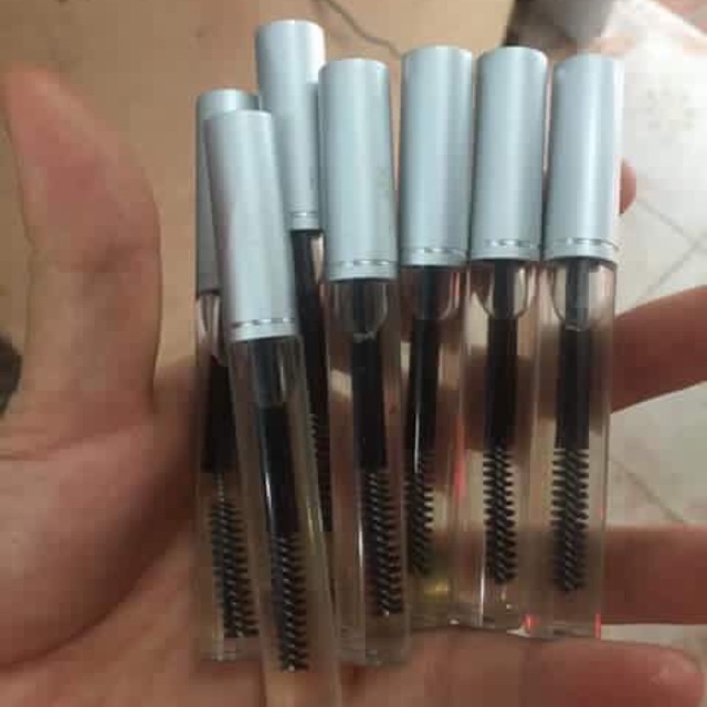 Dầu dừa chuốt mi, dầu dừa lăn môi