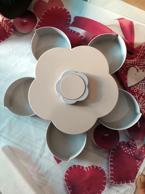 Khay mứt 2 tầng xoè cánh hoa