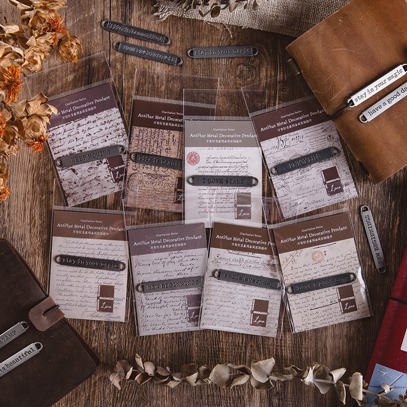 móc treo sắt dòng chữ tiếng anh