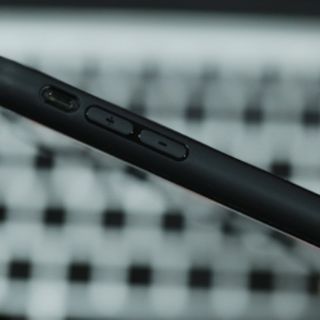 ỐP IPHONE ĐÈN LED PHÁT SÁNG - LED LIGHT UP CASE FOR IPHONE
