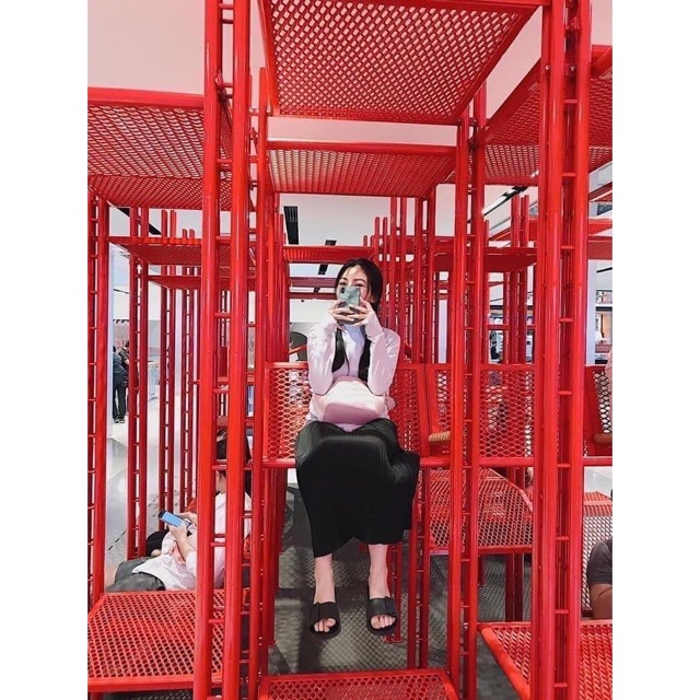 Dép Nhựa Dẻo Khoá Vuông MNB