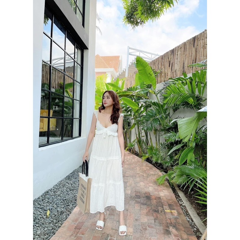 Đầm maxi trắng phối ren bèo tiểu thư có đệm ngực siêu xinh, Váy dài đi biển dáng xoè nhẹ chất thô đẹp | BigBuy360 - bigbuy360.vn