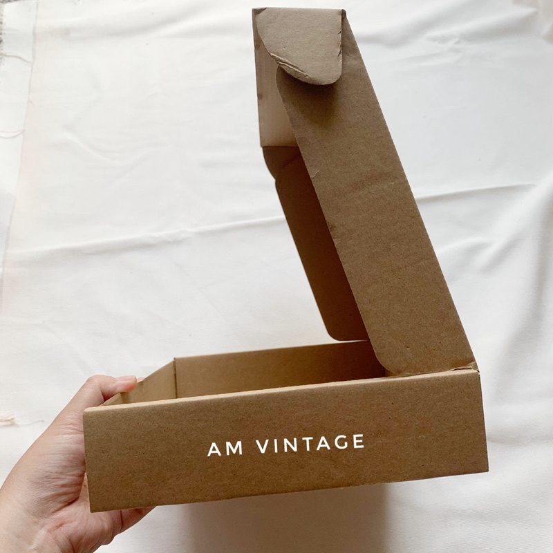 Hộp Quà Tặng Đựng Quần Áo Gift Box Giấy Kraft Vintage (26x20x5cm) | BigBuy360 - bigbuy360.vn
