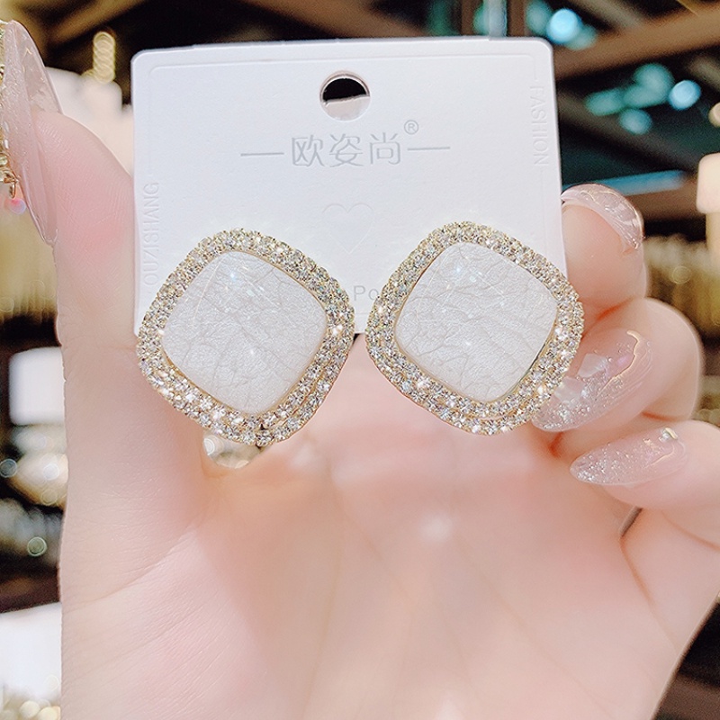 Bông Tai Mạ Bạc 925 Đính Kim Cương Nhân Tạo Màu Be Phong Cách Hàn Quốc