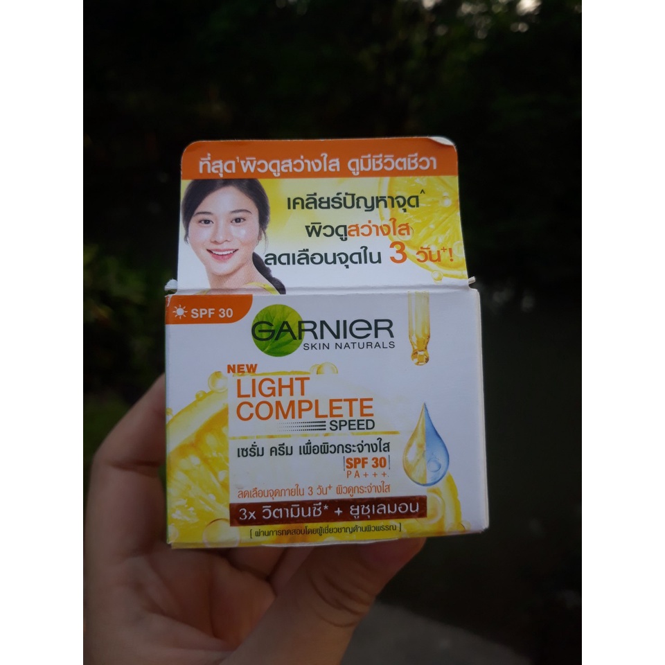 (Mini size) Kem dưỡng serum sáng da ban ngày Garnier SPF30 18ml