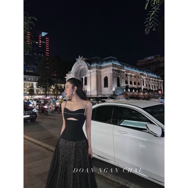 Đầm hai dây dài khoét eo