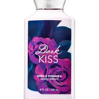 🎀🎀Sữa dưỡng thể Bath & Body Work Dark Kiss - 236ml