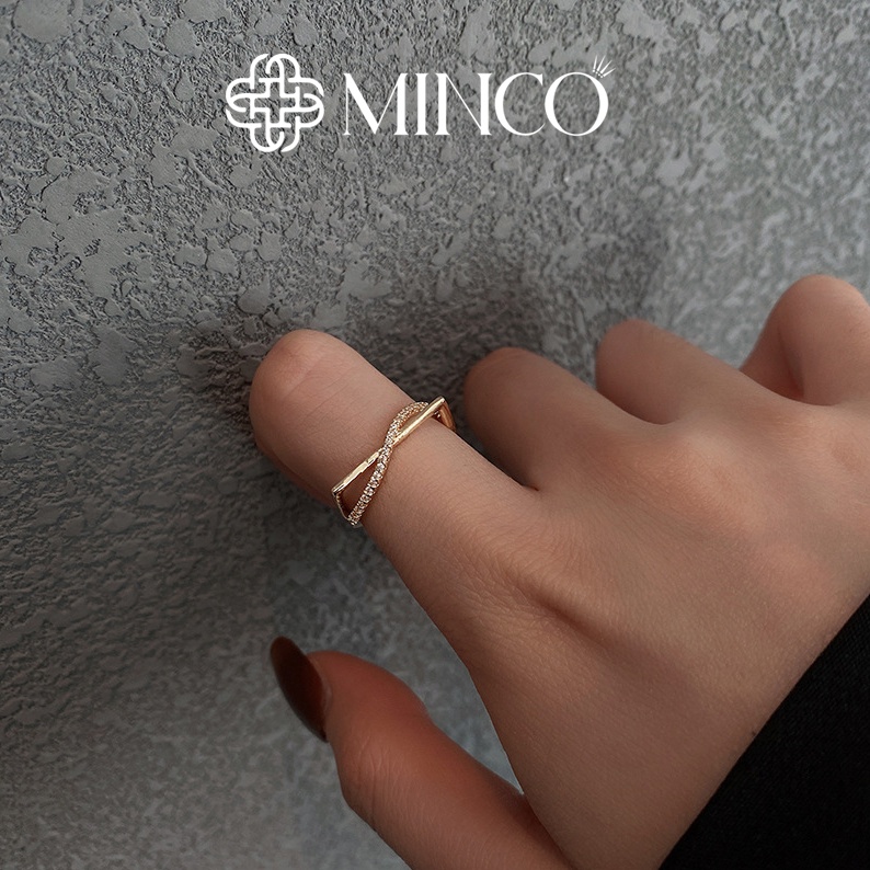 Nhẫn nữ xoắn đính đá Minco Accessories phong cách sang chảnh NT104
