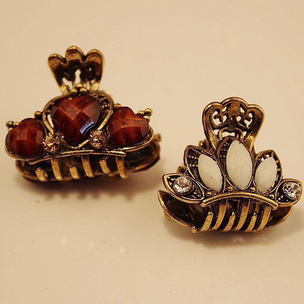 Kẹp Tóc Hình Bướm Đính Đá Màu Sắc Ngẫu Nhiên Thời Trang Cho Nữ