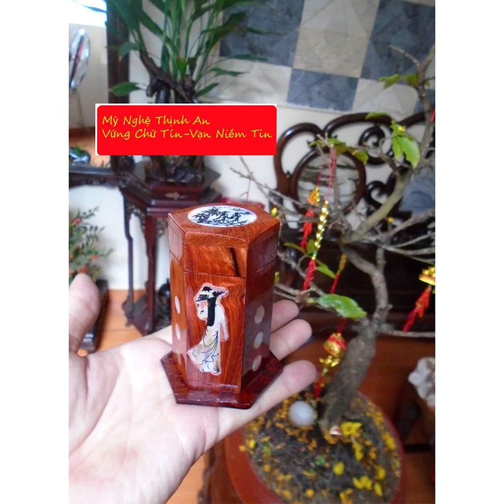 Hộp Ống Tăm Gỗ Hương ta Đỏ Khảm Xà Cừ HTH01