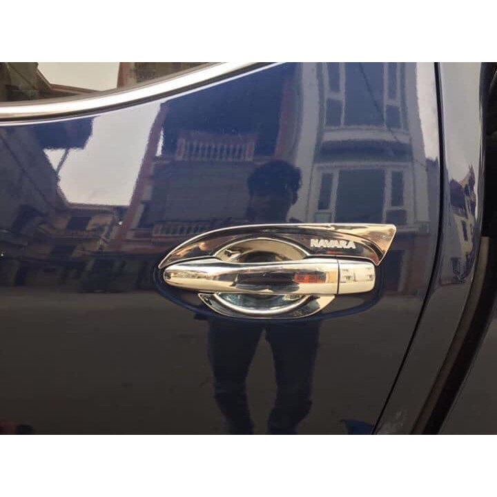 Ốp tay ,  hõm cửa xe Nissan Navara 2015-2019 mẫu mạ