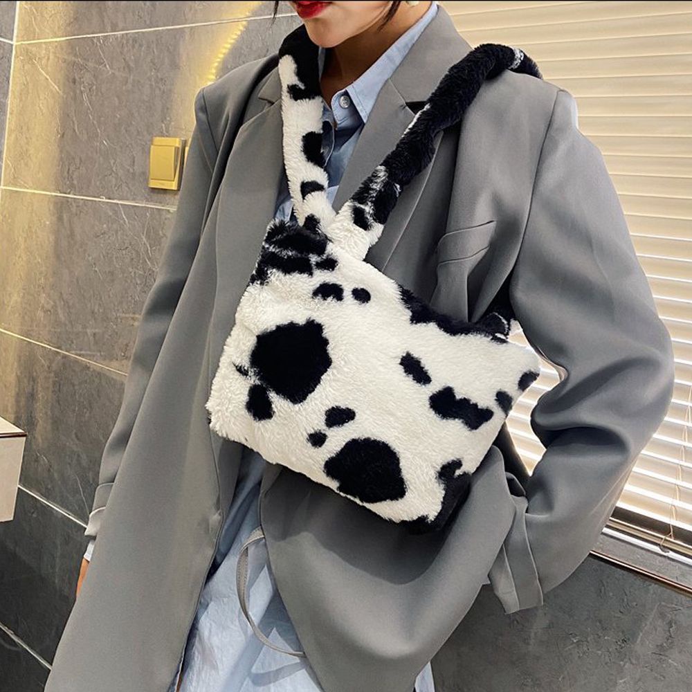 Túi Đeo Chéo Phủ Lông Giả Họa Tiết Bò Sữa Độc Đáo Thời Trang Cho Nữ