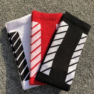 VỚ CAO OFF WHITE