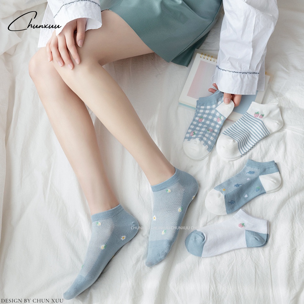 Tất nữ cổ ngắn tông màu xanh trắng họa tiết quả dâu dễ thương vải cotton co dãn thoáng mát - Xuu T14