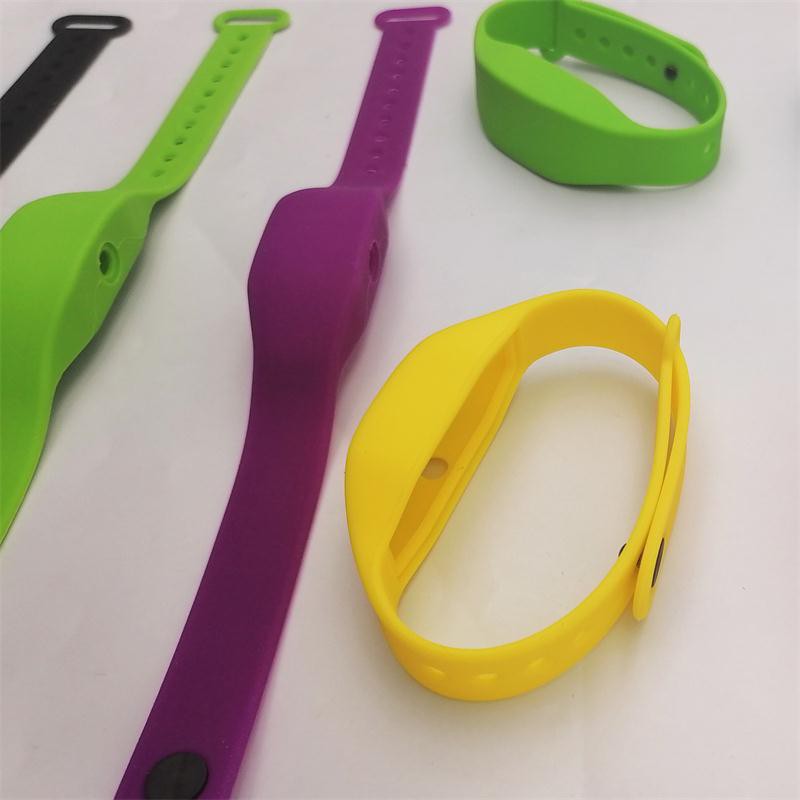 Vòng Silicon Đựng Dung Dịch Sát Khuẩn Rửa Tay Tiện Dụng - Dumi Shop