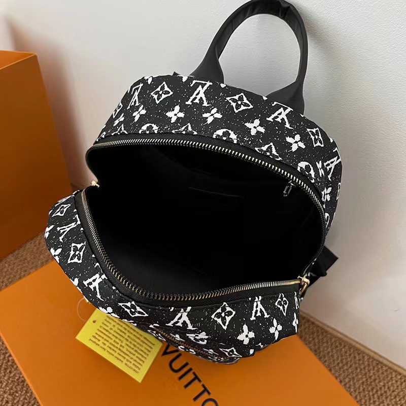 Túi Xách Tay Và Đeo Vai Gucci Cỡ Lớn Unisex 2724