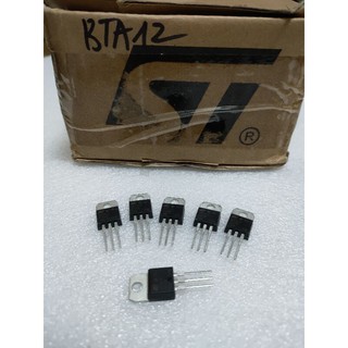 10 Con triac BTA12