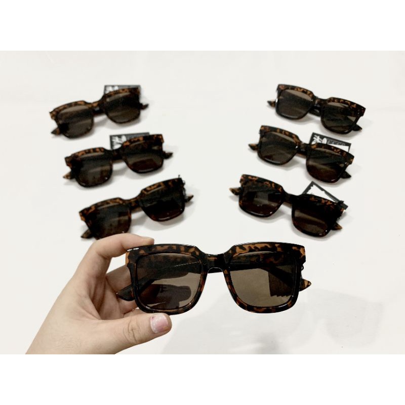 Kính HM M723 có mail mua hàng của web | BigBuy360 - bigbuy360.vn