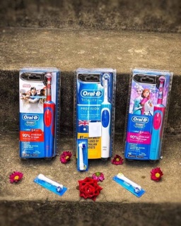 BÀN CHẢI ĐIỆN ORAL -B