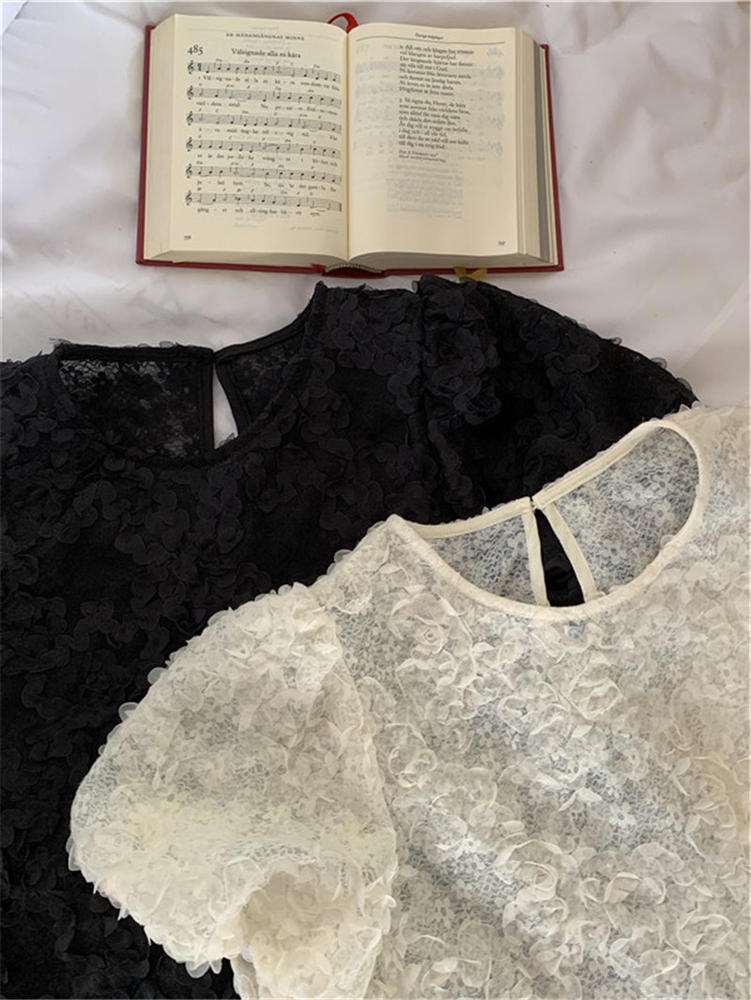 Áo Sơ Mi Ngắn Tay Cổ Tròn Họa Tiết Hoa Ngọt Ngào 50774