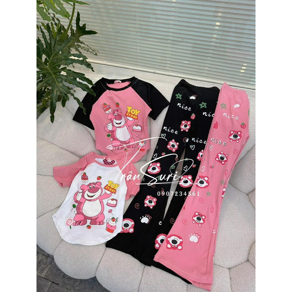 Set bộ nữ thun gân in họa tiết gấu dâu trẻ trung, năng động áo thun phối quần ống loe mặc đi học,đi chơi