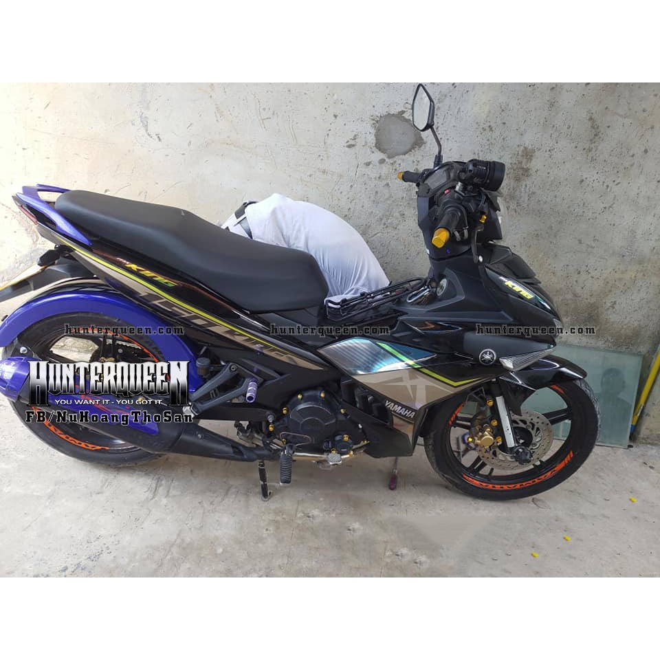 Tem Exciter 150, MX nhọn. Chỉ vàng, xe đen. Chất liệu crom. Chỉnh sửa theo yêu cầu. Sắc nét, bền màu, chống nước