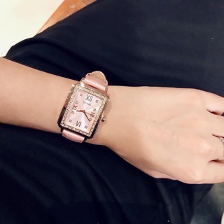 Đồng hồ nữ Guess mặt vuông Dây da Authentic