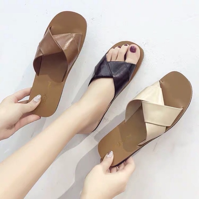 Dép quai xoắn