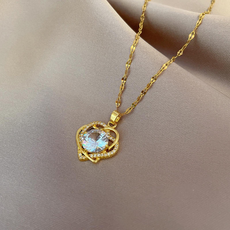 Vòng cổ titan nữ chất liệu titan không gỉ dây chuyền titan mặt trái tim đá pha lê cao cấp sang trọng mẫu mới nhất