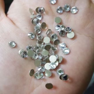 Hộp đá trắng móng nail mix size