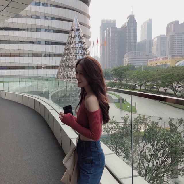 Áo thun gân lệch vai 🥰🥰🥰 | BigBuy360 - bigbuy360.vn