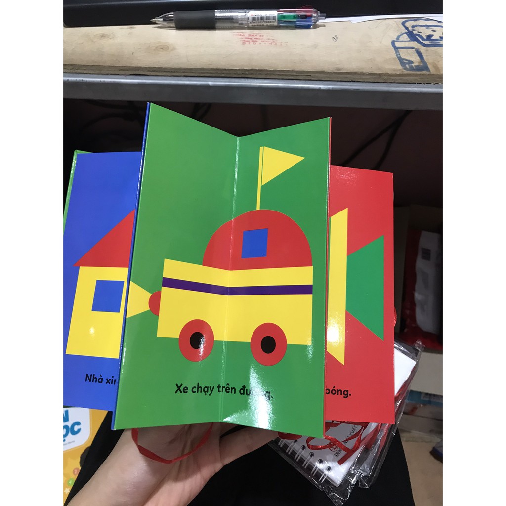 Sách Kích Thích Phát Triển Thị Giác Cho Bé Từ 0-12 Tháng: Màu sắc và hình khối